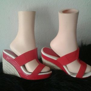Woman's wedged sandals